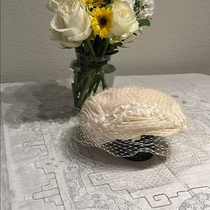 Chic Cream Decorative Hat with Veil